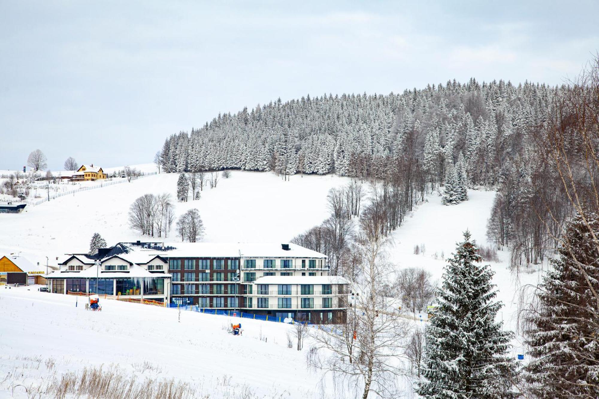 سيينا Czarna Perla - Czarna Gora Resort المظهر الخارجي الصورة
